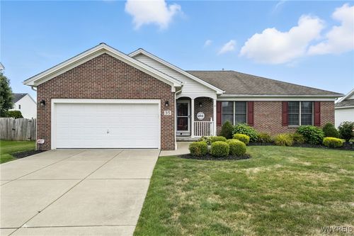 35 Summerfield Dr, Lancaster, NY, 14086-9470 | Card Image