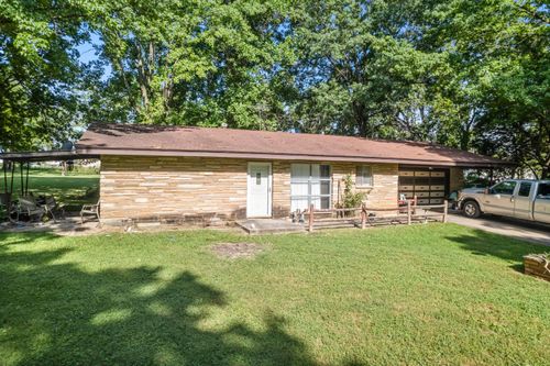 1721 N Pine St, Nixa, MO, 65714-8101 | Card Image
