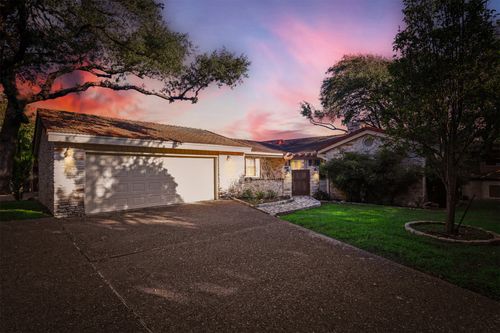 208 Crescent Blf, Lakeway, TX, 78734-3459 | Card Image