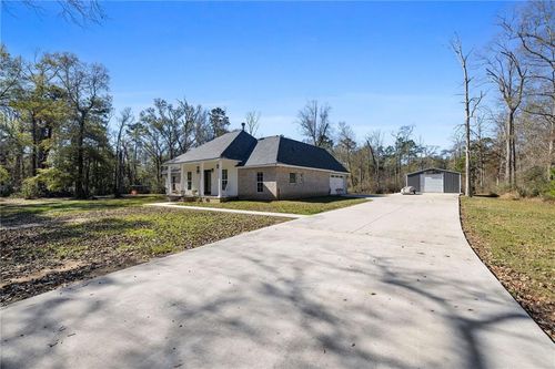 39143 Woodland Acres Dr, Ponchatoula, LA, 70454-4803 | Card Image