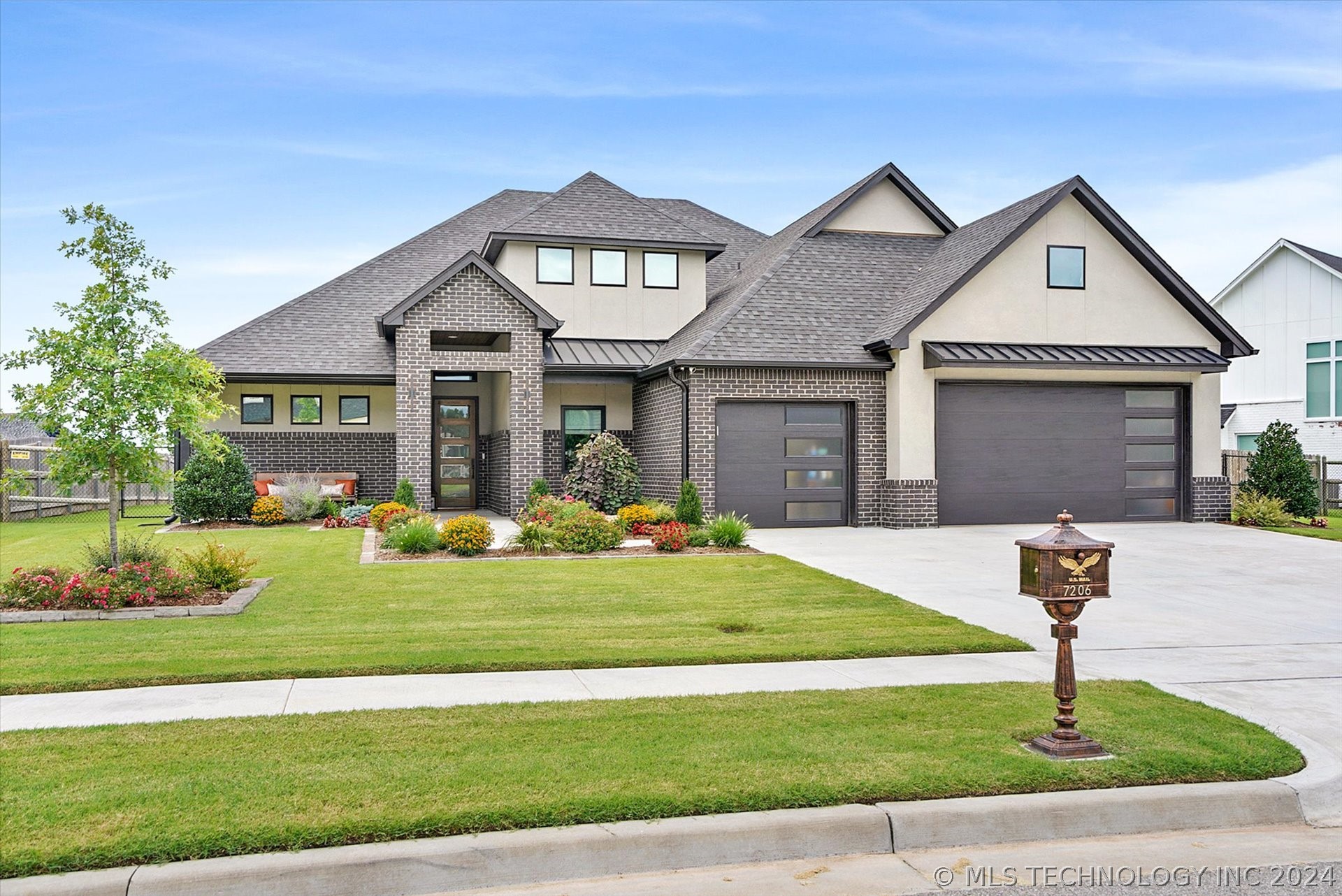 Hawthorne Ln, Owasso, OK 74055