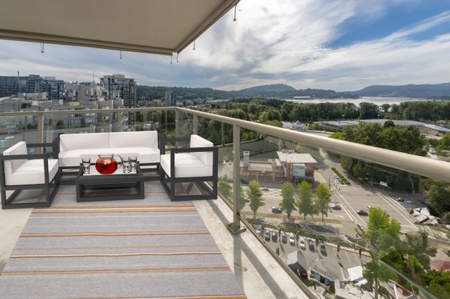 2001 - 235 Guildford Way, Condo with 2 bedrooms, 2 bathrooms and 2 parking in Port Moody BC | Image 34