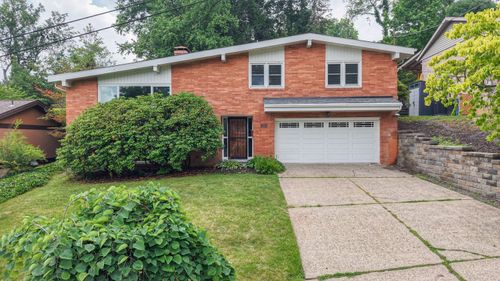 424 Glaids Dr, Pittsburgh, PA, 15243-1952 | Card Image