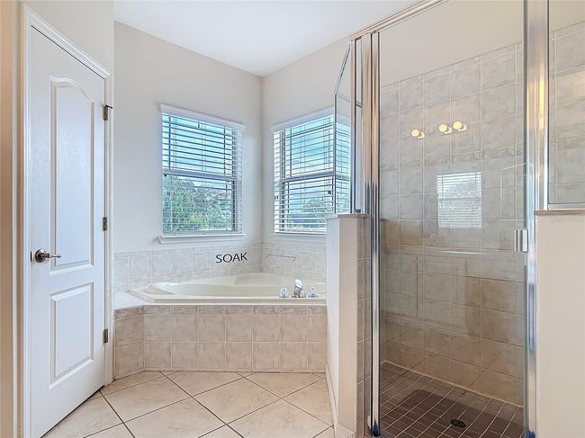 Primary Bathroom | Image 15