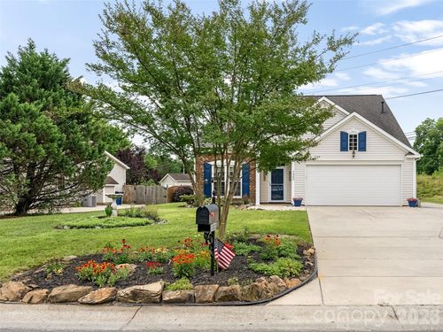 1000 Kerry Greens Dr, Matthews, NC, 28104-6912 | Card Image