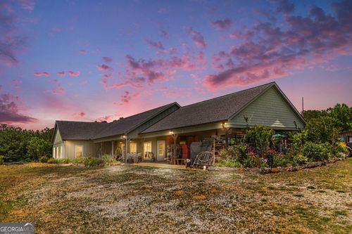 8715 Forrest Rd, Grantville, GA, 30220-2327 | Card Image
