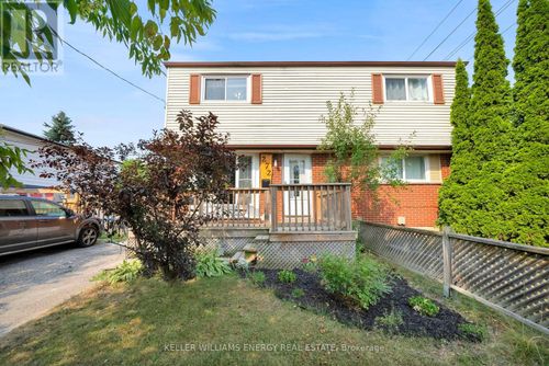 272 Durham Crt, Oshawa, ON, L1J5R4 | Card Image