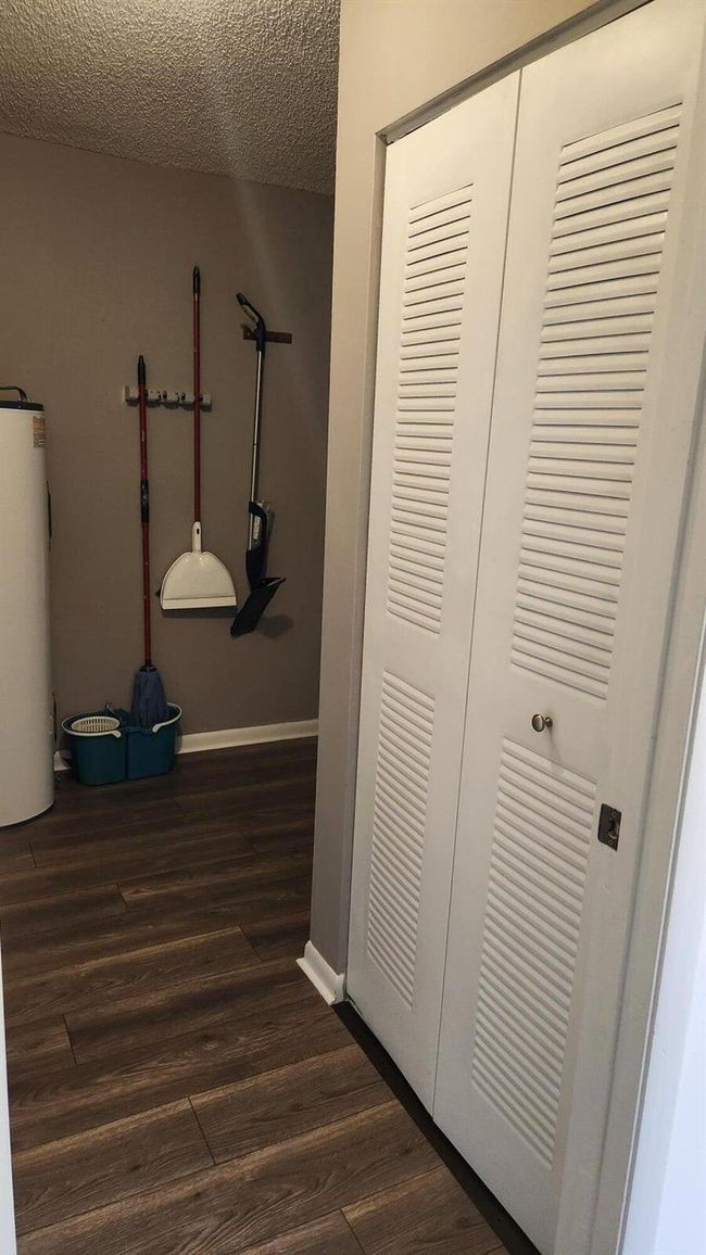 164 Meadows Dr, Home with 3 bedrooms, 2 bathrooms and null parking in Boynton Beach FL | Image 6