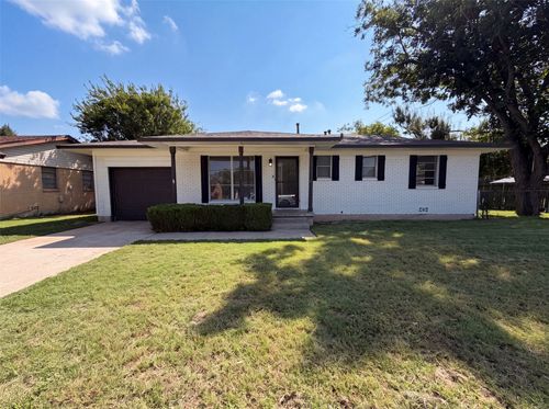 1213 S Ridgeway Dr, Cleburne, TX, 76033-6902 | Card Image