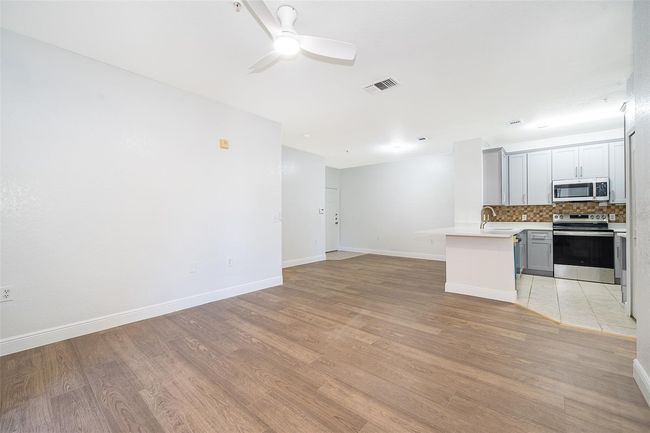 UNIT-102 - 6141 Metrowest Blvd, Condo with 4 bedrooms, 2 bathrooms and null parking in ORLANDO FL | Image 4