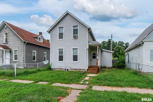 1824 W 8th St, Davenport, IA, 52802-1035 | Card Image