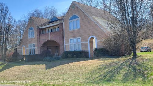 101-115 Imperial Dr, East Stroudsburg, PA, 18302-6738 | Card Image