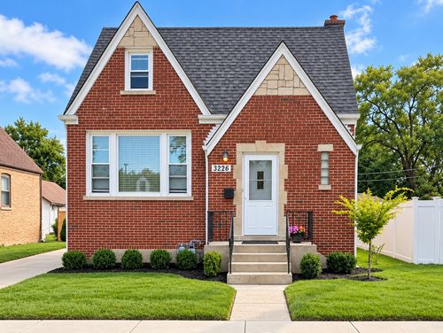 3226 Grand Blvd, Brookfield, IL, 60513-1124 | Card Image