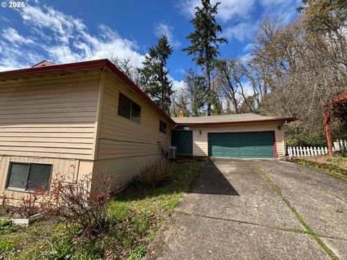 6571 Oakridge Dr, Gladstone, OR, 97027-1305 | Card Image