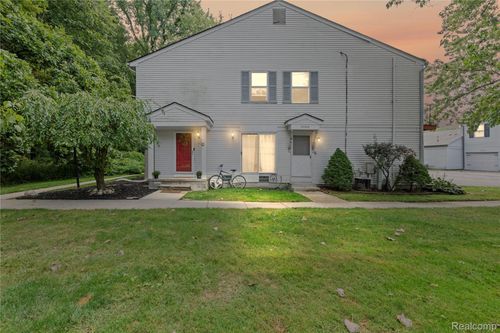 33647 Bayview Dr, Chesterfield, MI, 48047-2092 | Card Image