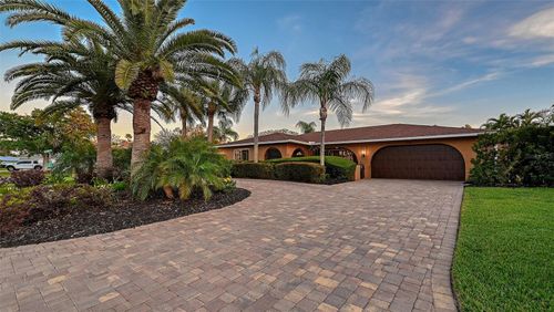 7137 Westmoreland Dr, SARASOTA, FL, 34243-1453 | Card Image