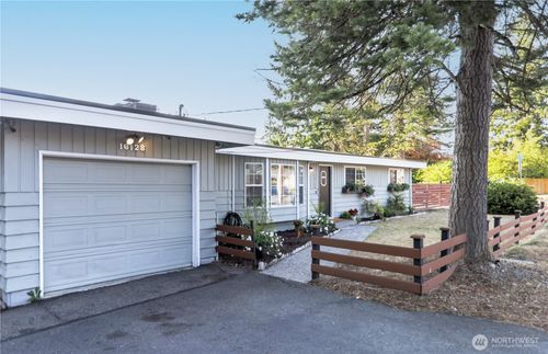 16128 52nd Ave W, Edmonds, WA, 98026-4725 | Card Image