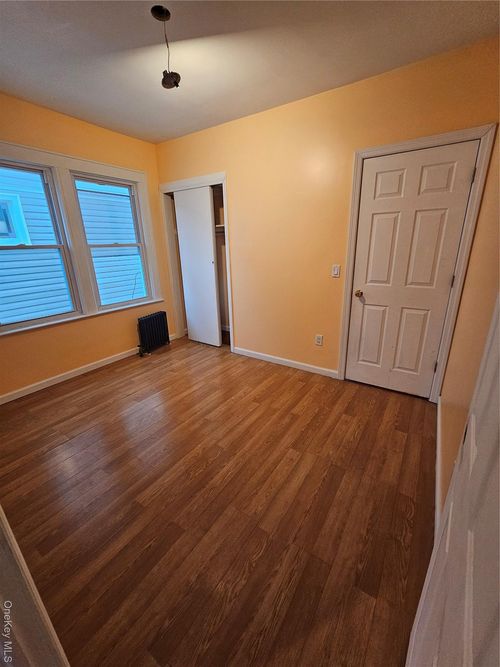 109 135th St, S Ozone Park, NY, 11420 | Card Image