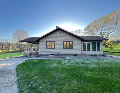 71 Sugarcreek Trl, Galena, IL, 61036-9289 | Card Image