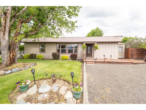 2 S College St, Joseph, OR, 97846-8499 | Card Image