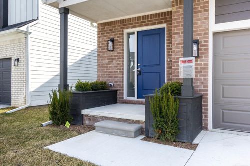 27632 Maryjane Ln E, New Baltimore, MI, 48047-2917 | Card Image