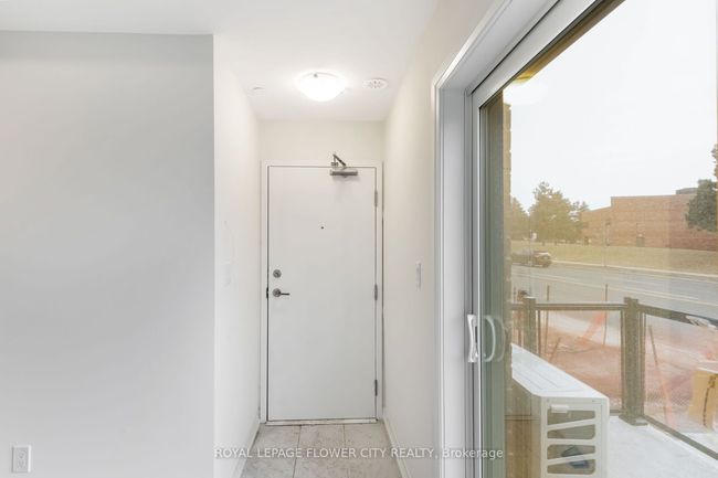 2 - 155 Tapscott Rd, Condo with 2 bedrooms, 1 bathrooms and null parking in Toronto ON | Image 9