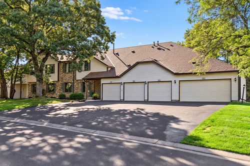 28-2642 Lake Court Dr, Mounds View, MN, 55112-4136 | Card Image