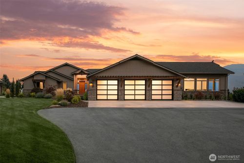 4095 W Eaglerock Dr, Wenatchee, WA, 98801-9072 | Card Image