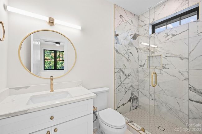 Secondary Full Bath | Image 24