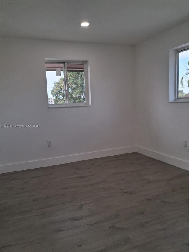APT-3 - 2155 Sw 72 Nd Ave, Home with 2 bedrooms, 1 bathrooms and null parking in Miami FL | Image 5