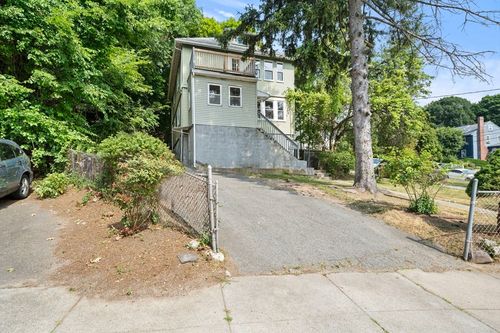 391 Poplar St, Boston, MA, 02131-4666 | Card Image