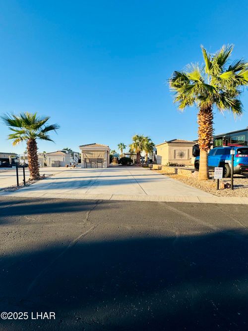 1905 Victoria Farms Rd, Lake Havasu City, AZ, 86404-8535 | Card Image