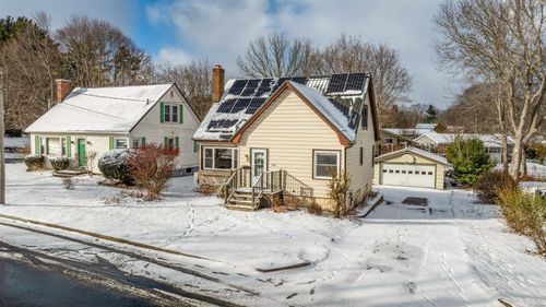 186 Empire St, Bridgewater, NS, B4V2M2 | Card Image