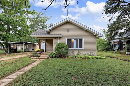 709 S High St, El Dorado, KS, 67042-2520 | Card Image