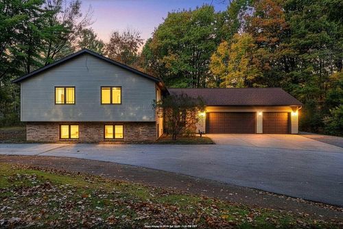 2703 Red Pine Court, SUAMICO, WI, 54313 | Card Image