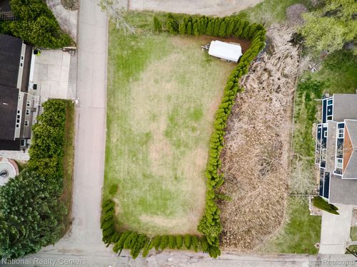 4442 Borland St, West Bloomfield, MI, 48323-1407 | Card Image