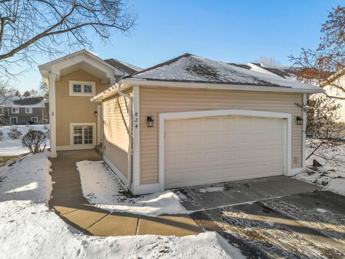 824 Winterberry Dr, Woodbury, MN, 55125-8824 | Card Image