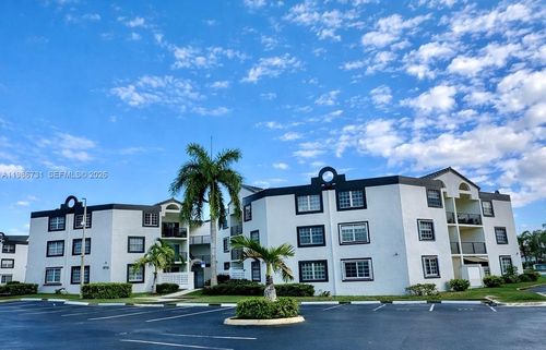 f306-9731 Fontainebleau Blvd, Miami, FL, 33172-6723 | Card Image