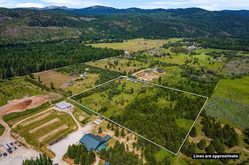 632 Cascade Ln, Naples, ID, 83847-5386 | Card Image