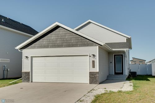 7339 24th St S, Fargo, ND, 58104-7953 | Card Image