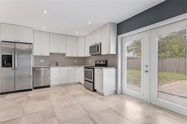 510 Ne 61 St St, House other with 3 bedrooms, 2 bathrooms and null parking in Oakland Park FL | Image 6