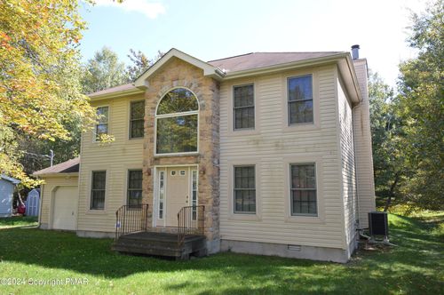 141 Fergus Way, Tobyhanna, PA, 18466-8227 | Card Image