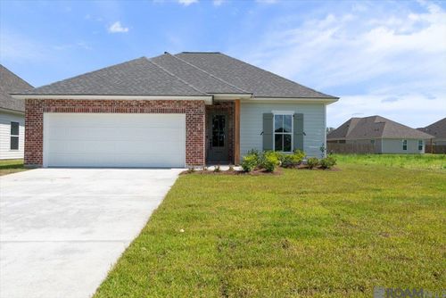 10449 Highpoint Dr, Denham Springs, LA, 70706-4507 | Card Image