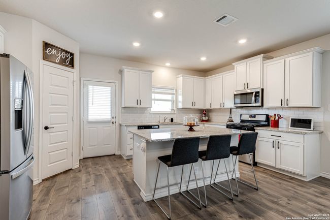 525 Amber Crk, House other with 3 bedrooms, 2 bathrooms and null parking in Cibolo TX | Image 9
