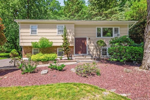 42 Sandy Brook Drive, Ramapo, NY, 10977 | Card Image