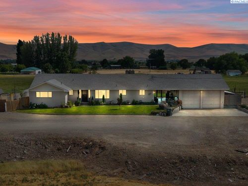 7802 Hicks Rd, Grandview, WA, 98930 | Card Image