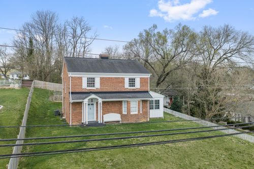 209 E Main St, Fincastle, VA, 24090-3022 | Card Image