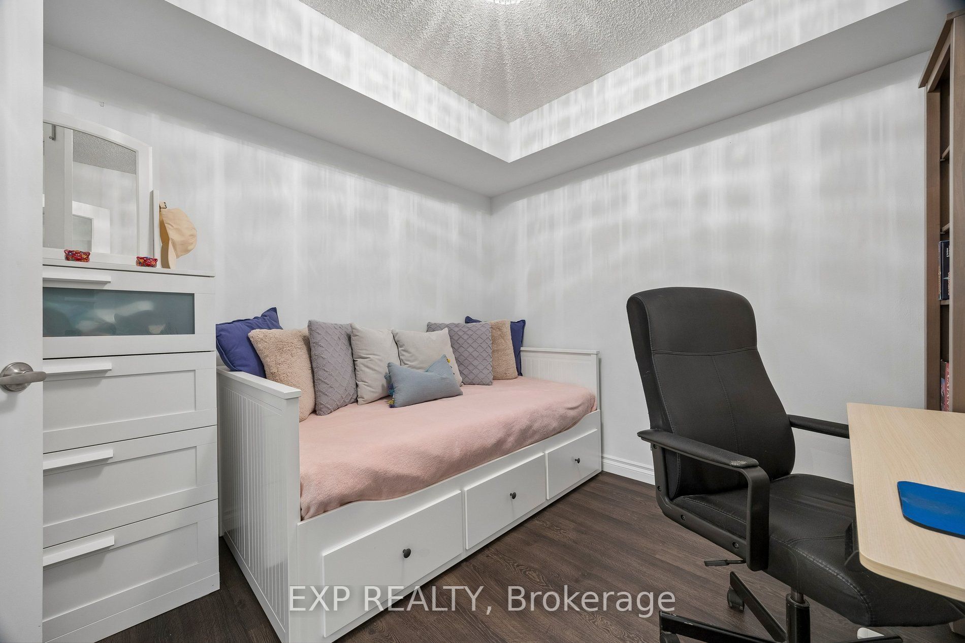 Residential in Toronto W06 2