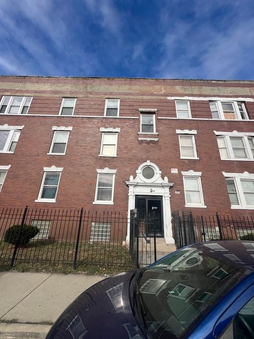 apt-2-840 W 66th St, Chicago, IL, 60621-1852 | Card Image