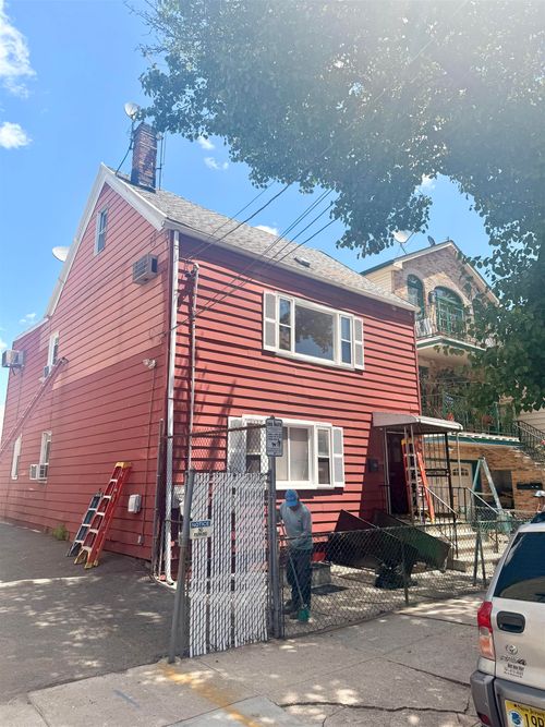 2-92 Laidlaw Ave, Jersey City, NJ, 07306-2106 | Card Image